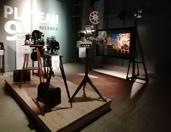 Les cinémas et salles de spectacles