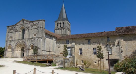 Abbaye de Saint Amant de Boixe