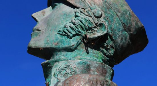 Statue Corto Maltese
