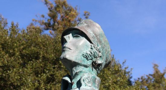 Statue Corto Maltese