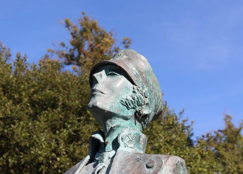 Statue Corto Maltese