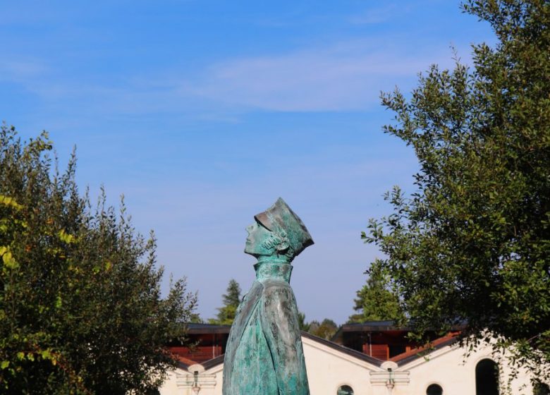 Statue Corto Maltese