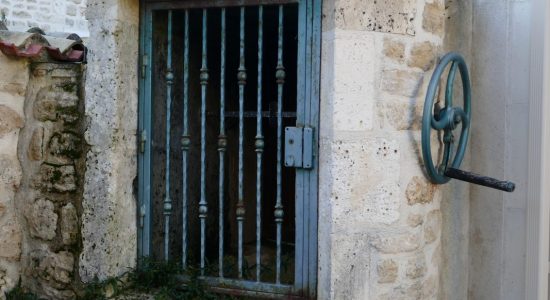 La promenade des portails charentais de Vénat