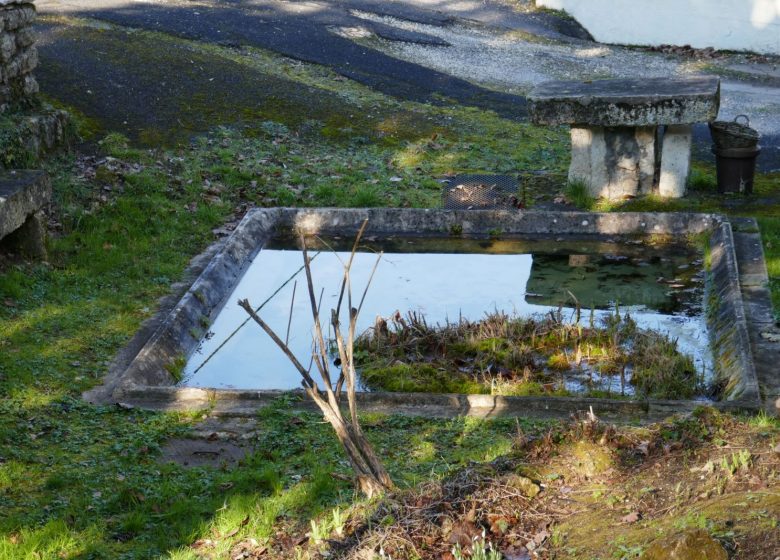 La promenade des portails charentais de Vénat
