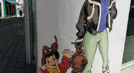Mur peint « Natacha et P’tit Bout d’Chique »