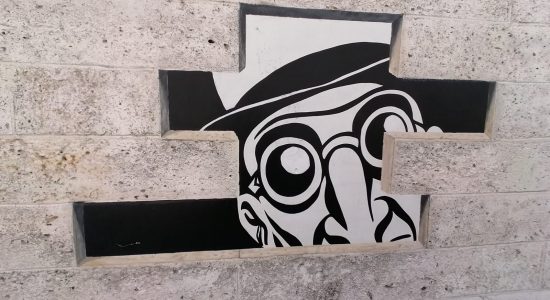 Mur peint « Réalité, Sortie de Secours »