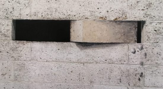 Mur peint « Réalité, Sortie de Secours »