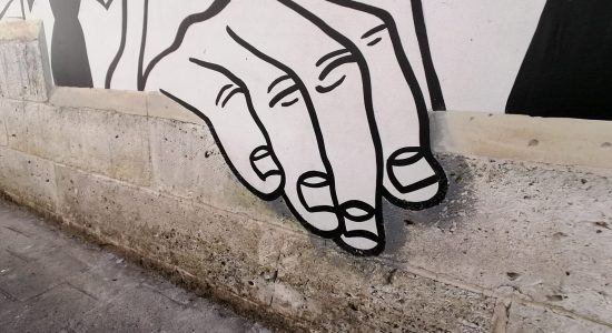 Mur peint « Réalité, Sortie de Secours »