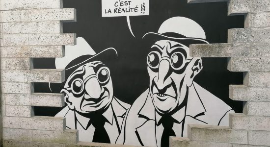 Mur peint « Réalité, Sortie de Secours »