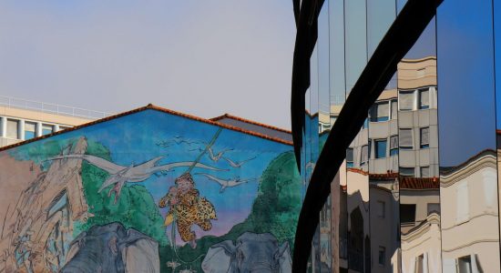 Mur peint « Chassez le Naturel »