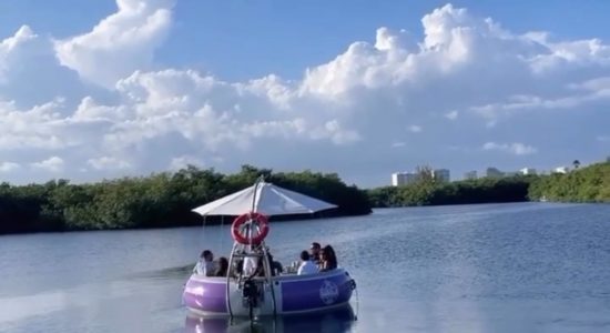 Balades à bord d’un bateau BBQ Benèze