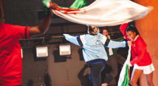 Théâtre – Et le coeur fume encore