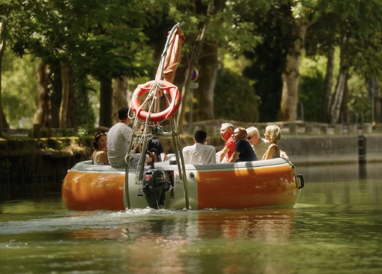 Balades à bord d&rsquo;un bateau BBQ Benèze, péniche bar dégustation