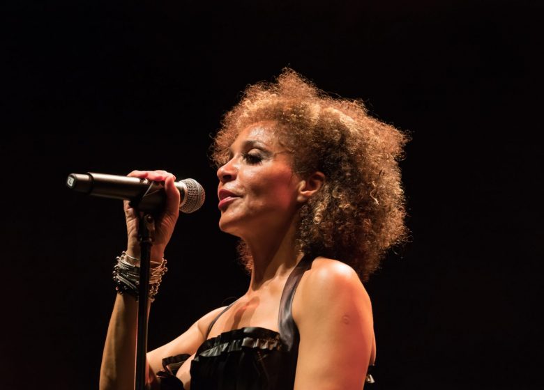 Angéline Annonier – Tina Turner Experience