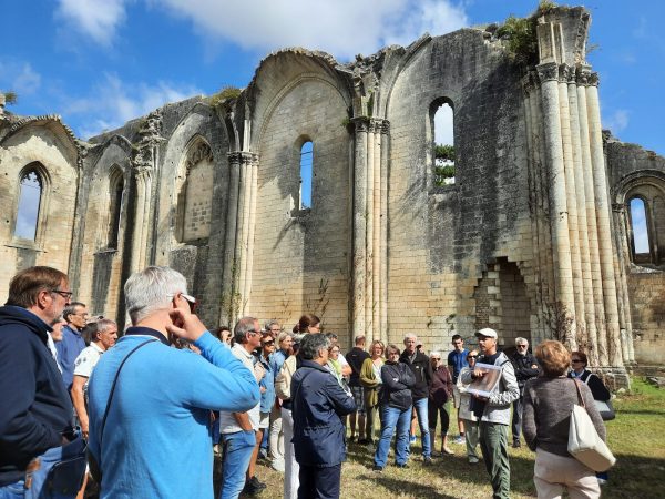 Balade de printemps Sentier métropolitain de GrandAngoulême « Autour du cratère »