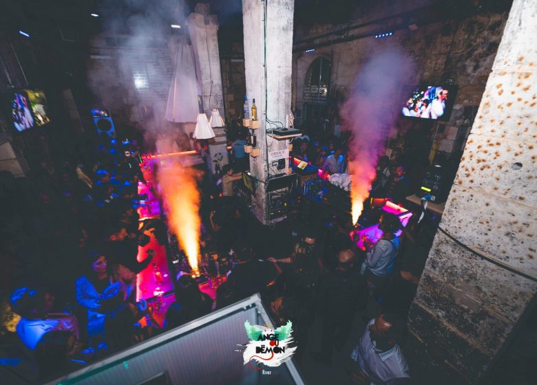 Bar Le River 102