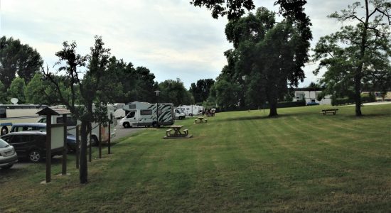 Aire de services camping-cars Roullet -Saint-Estèphe
