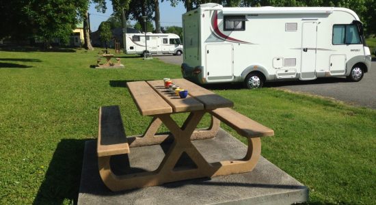 Aire de services camping-cars Roullet -Saint-Estèphe