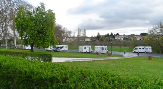 Aire de services camping-cars Roullet -Saint-Estèphe
