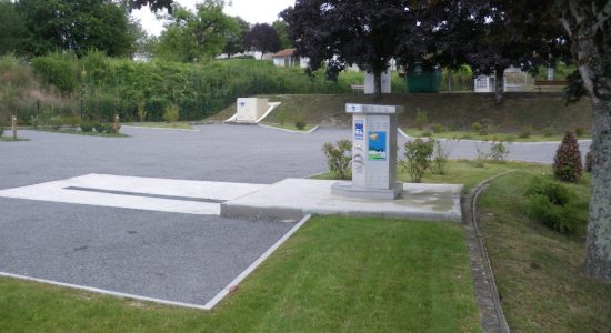 Aire de services camping-cars Touvre