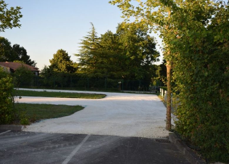 Aire de service camping-cars Dirac