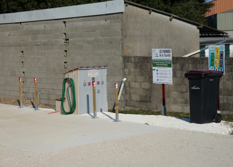 Aire de service camping-cars La Tourette