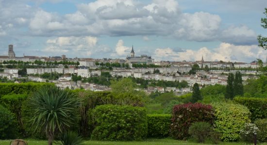 Champ Fleuri – Chambre Valois