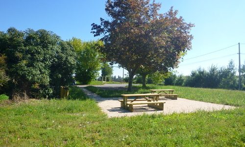 Aire de services camping-cars de Pont à Brac