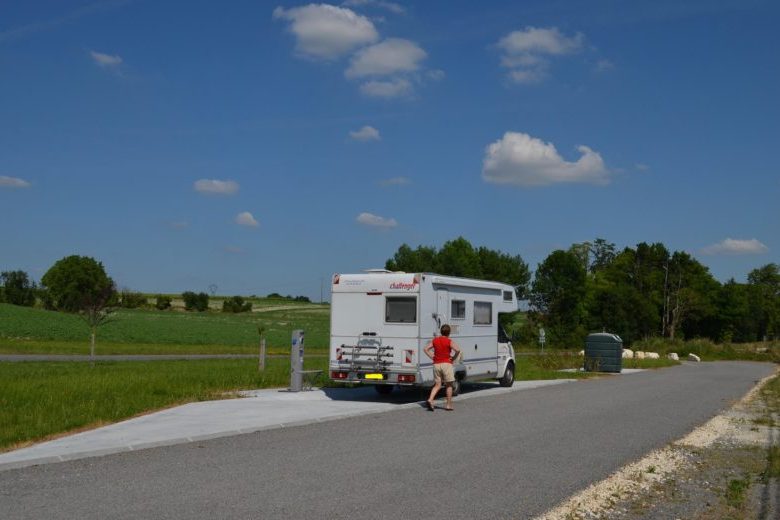 Aire de services camping-cars de Pont à Brac
