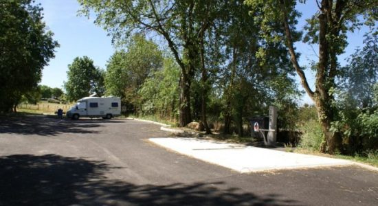 Aire de services camping-cars de Hiersac